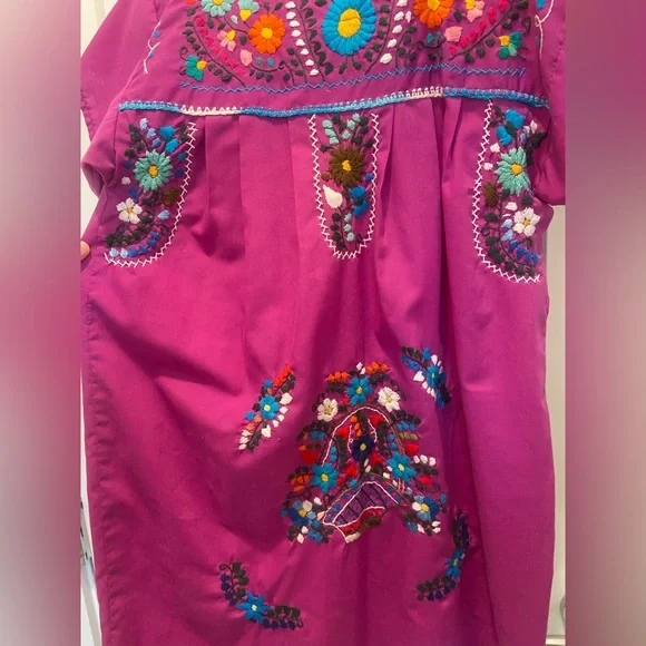 Embroidered Purple dress
Size small - Picture 4 of 4